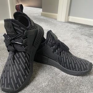 Adidas XR1 triple black
